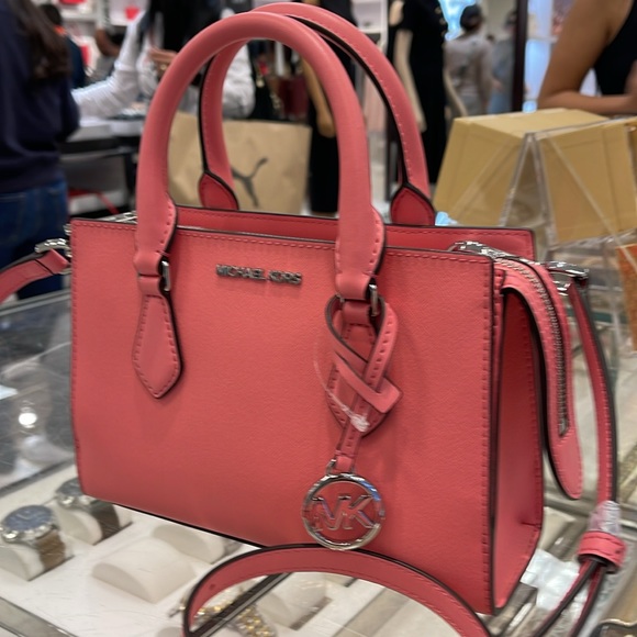 MICHAEL KORS
Sheila Small Faux Saffiano Leather Satchel
Tea Rose 
NWT - Picture 4 of 16